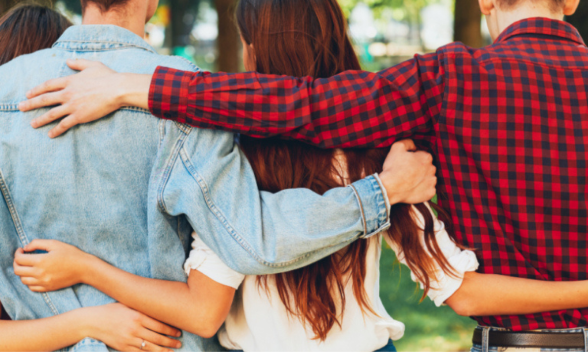 19 Signs a Guy Might Be Pretending to Be Straight